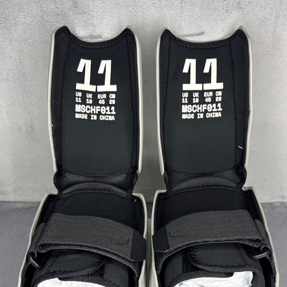 🔥🔥🔥MSCHF Black and Gray Cast Slides with Modern Slip-On Design Size: 11🔥🔥🔥 - Picture 9 of 11